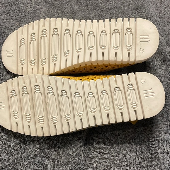 Ilse Jacobson Women’s Tulip Yellow “Hornback” Slip On Low Top Shoes. Sz EUR 37 - Picture 4 of 7